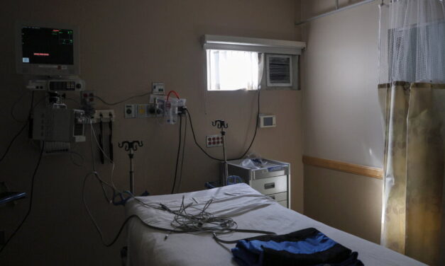 Study Suggests Waiting Longer Before Withdrawing Life Support