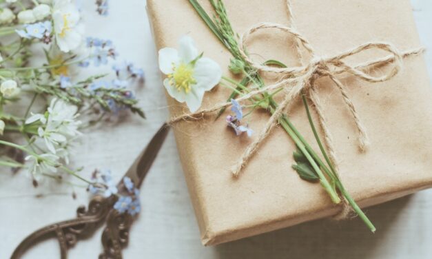 Unique hostess gifts under $25 that will make you the favorite guest