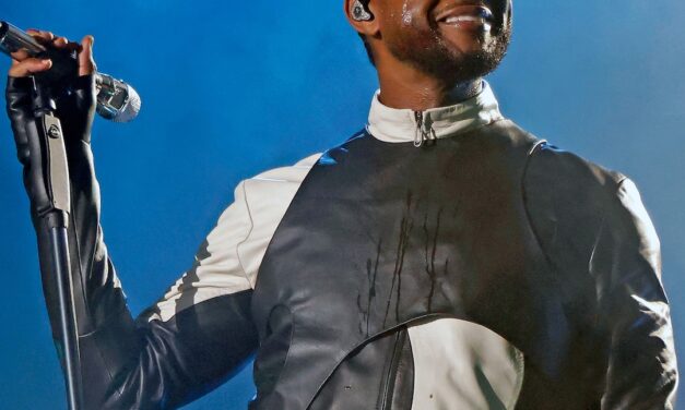 Usher contains advice for Kendrick Lamar in front of the Super Bowl Show