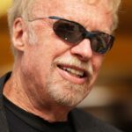 Nike co-founder Phil Knight to donate $ 2 billion to the Knight Cancer Institute of OHSU